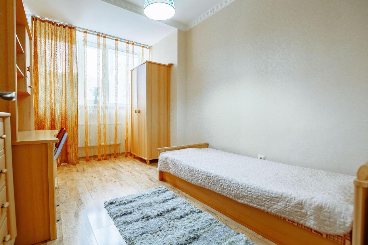 Two Bedroom Apartment On Syganak Street 64-1 Astana Exterior photo